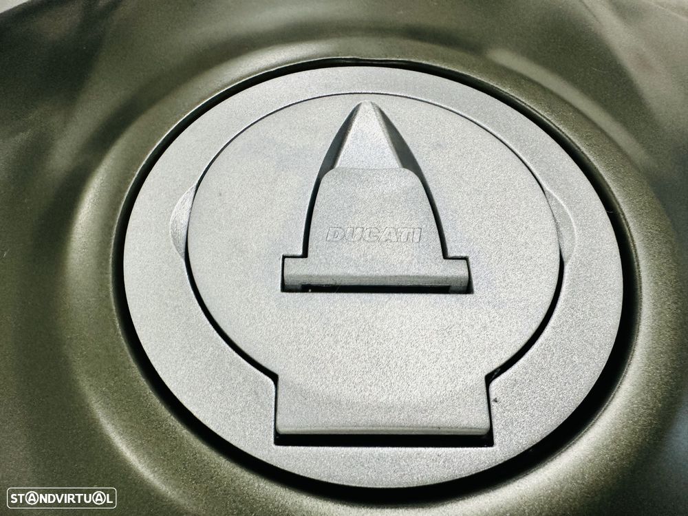 Ducati Streetfighter V2 - 13