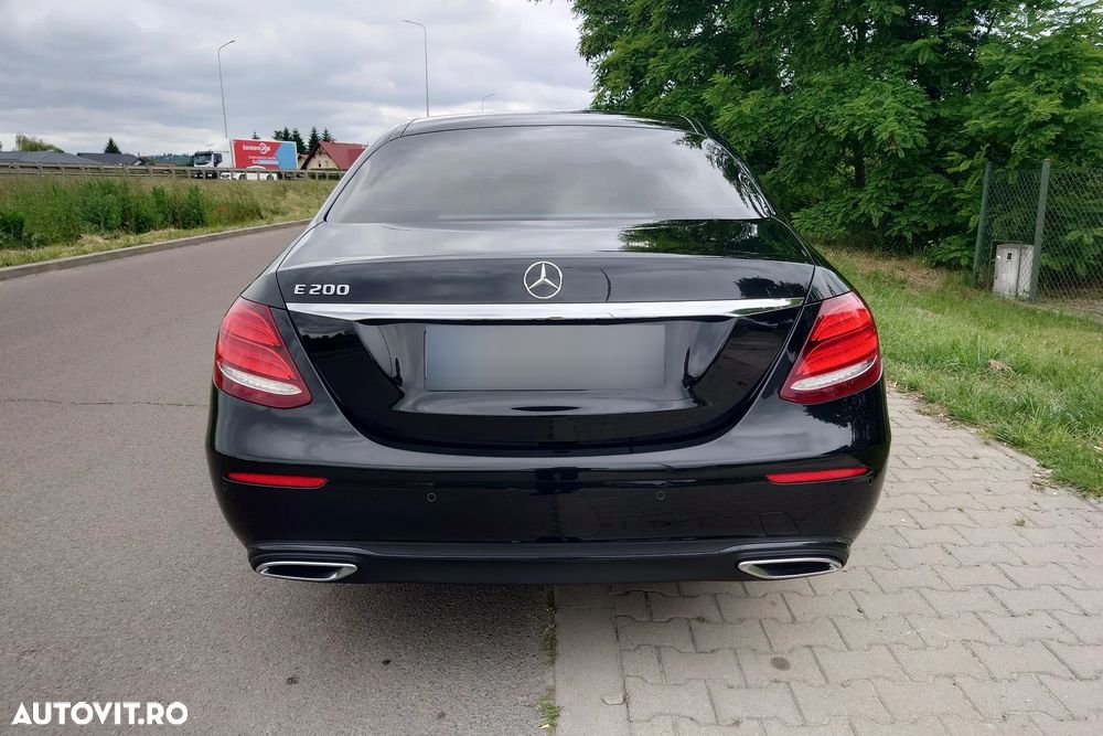 Mercedes-Benz E 200 Aut. - 16