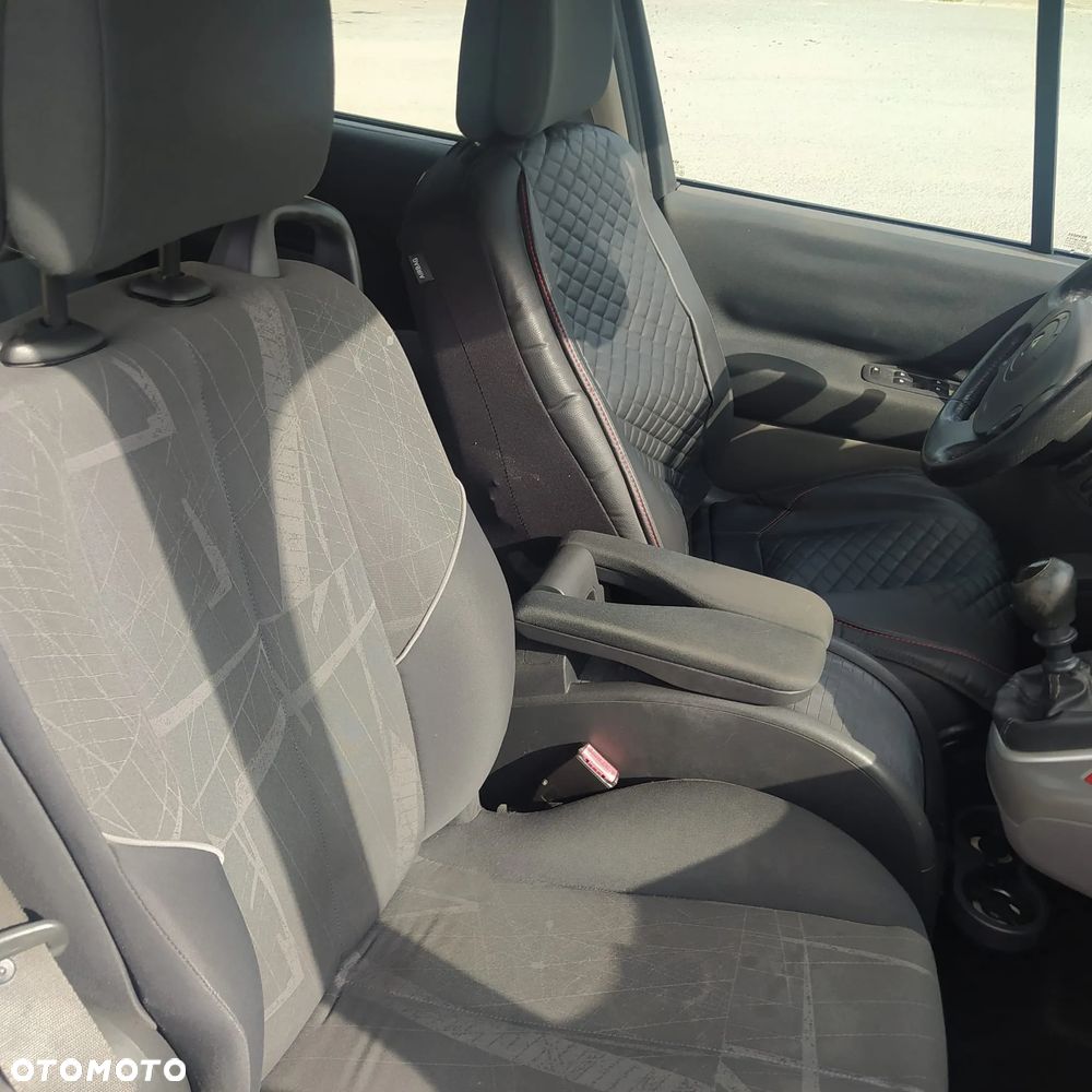 Renault Scenic 2.0 Confort Privilege - 5