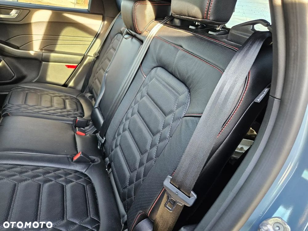 Ford Escape 2.0 EcoBoost AWD Titanium - 19