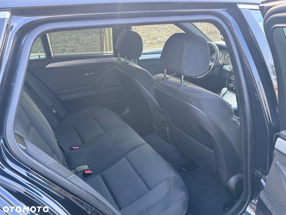 BMW Seria 5 518d M Sport - 23