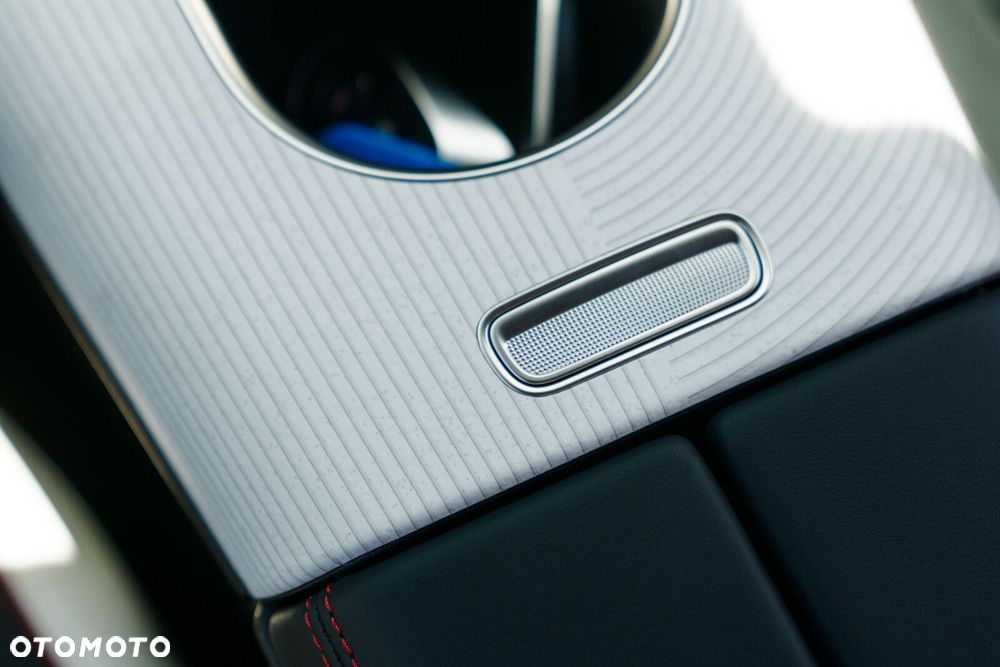 Mercedes-Benz GLB - 23