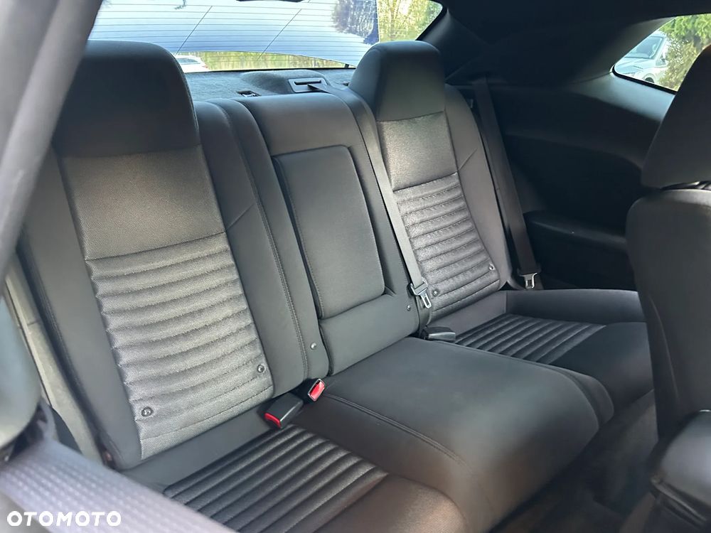 Dodge Challenger 3.5 SE - 26