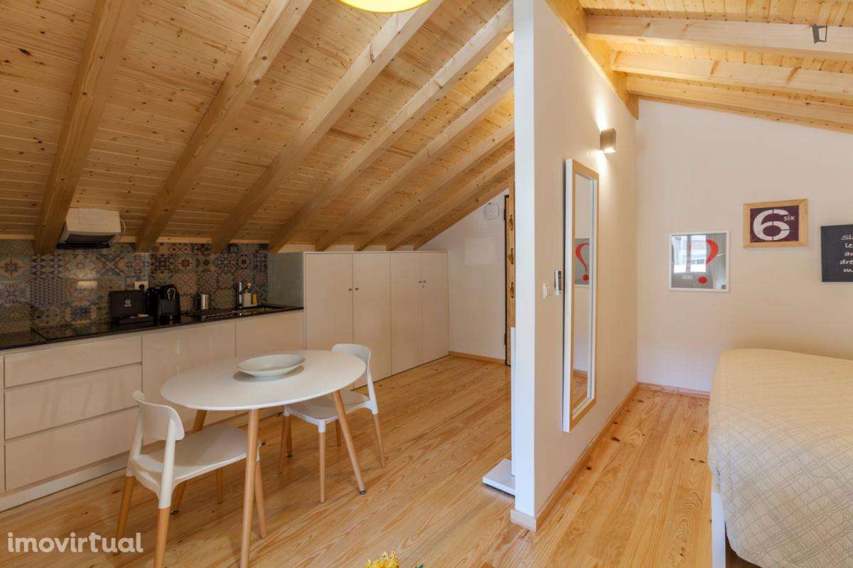 Estúdio - localizado em Santo Ildefonso Porto - Grande imagem: 4/18