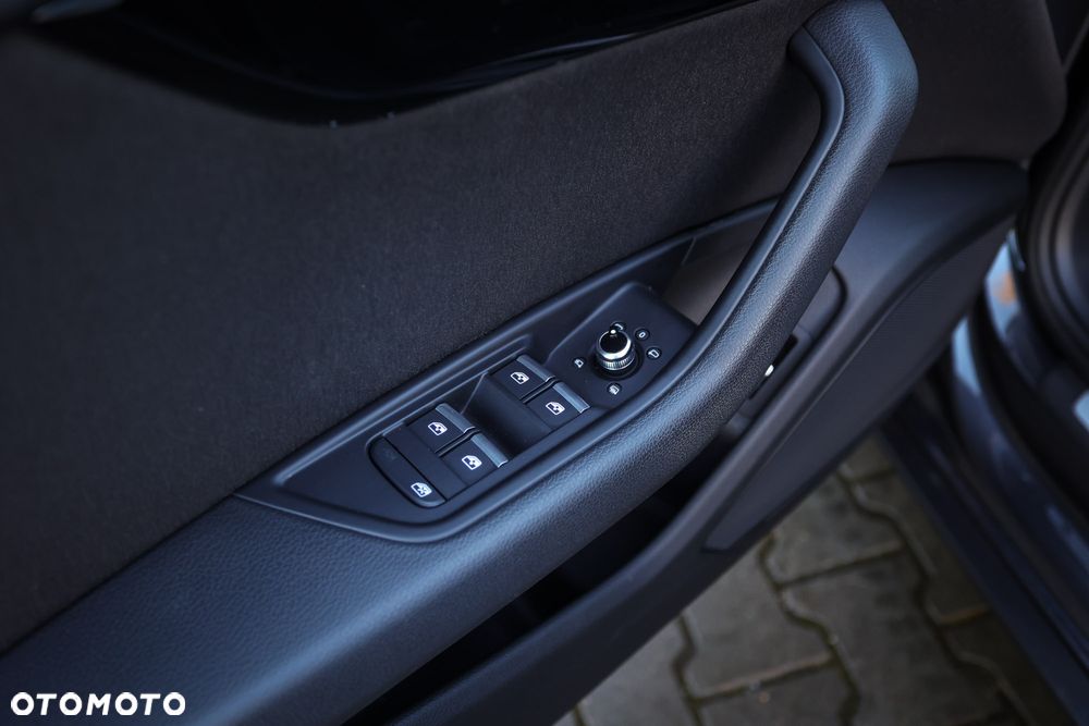 Audi A4 Avant 2.0 TDI DPF clean diesel quattro S tronic S line Sportpaket - 19