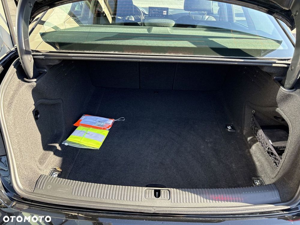 Audi A4 Limousine 35 TFSI mHEV S tronic - 17