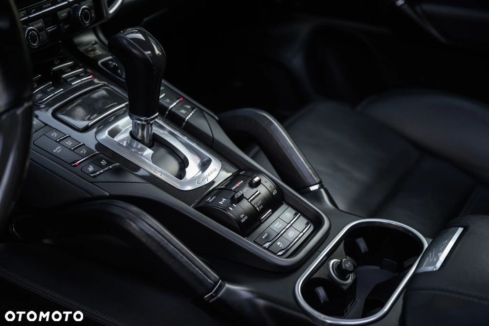 Porsche Cayenne - 34