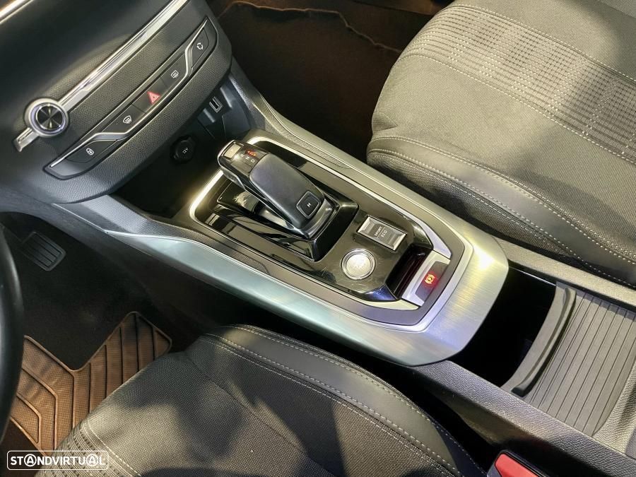 Peugeot 308 SW 1.2 PureTech Allure Pack EAT8 — fotografia 15