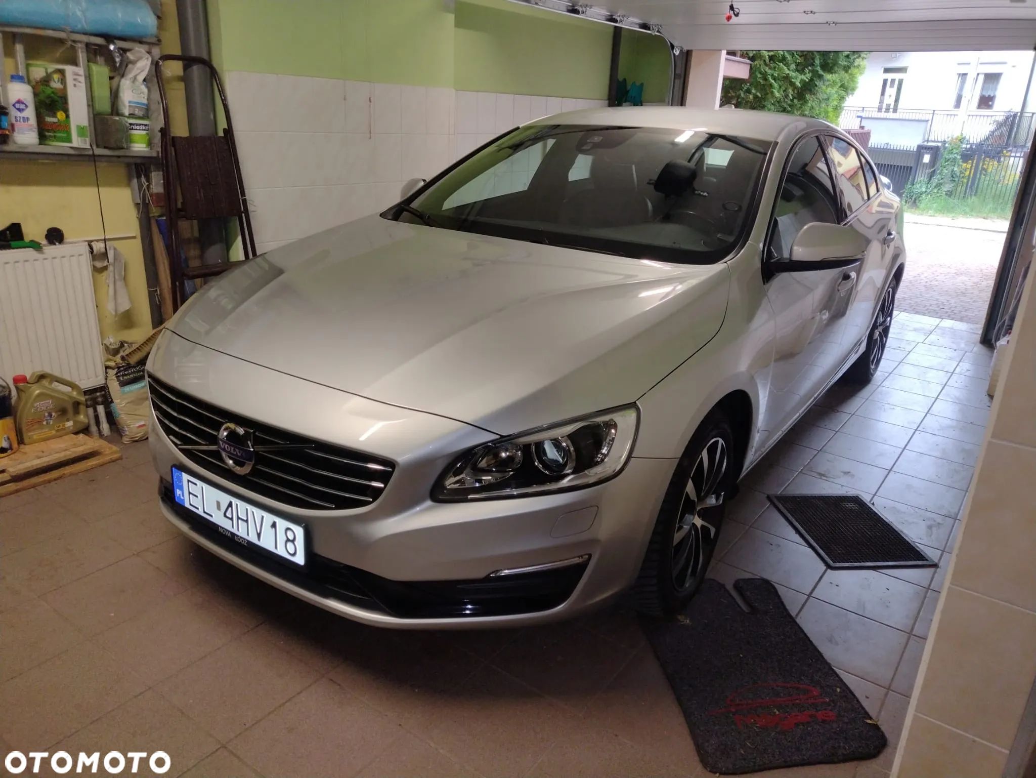 Volvo S60 D2 Drive-E Momentum - 1