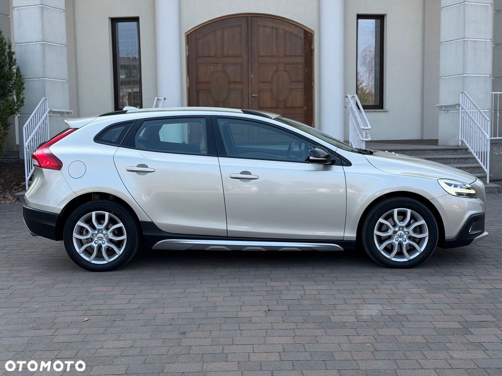 Volvo V40 Cross Country T3 Drive-E Dynamic Edition - 5