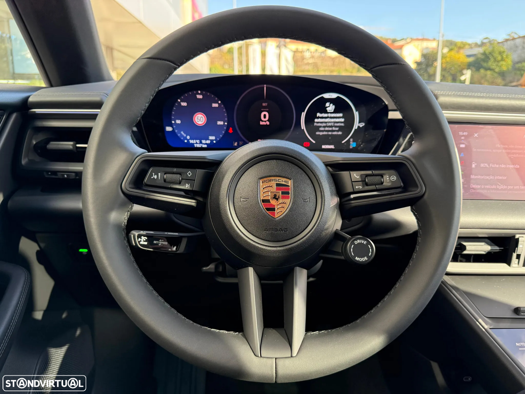 Porsche Macan Electric 4 - 32