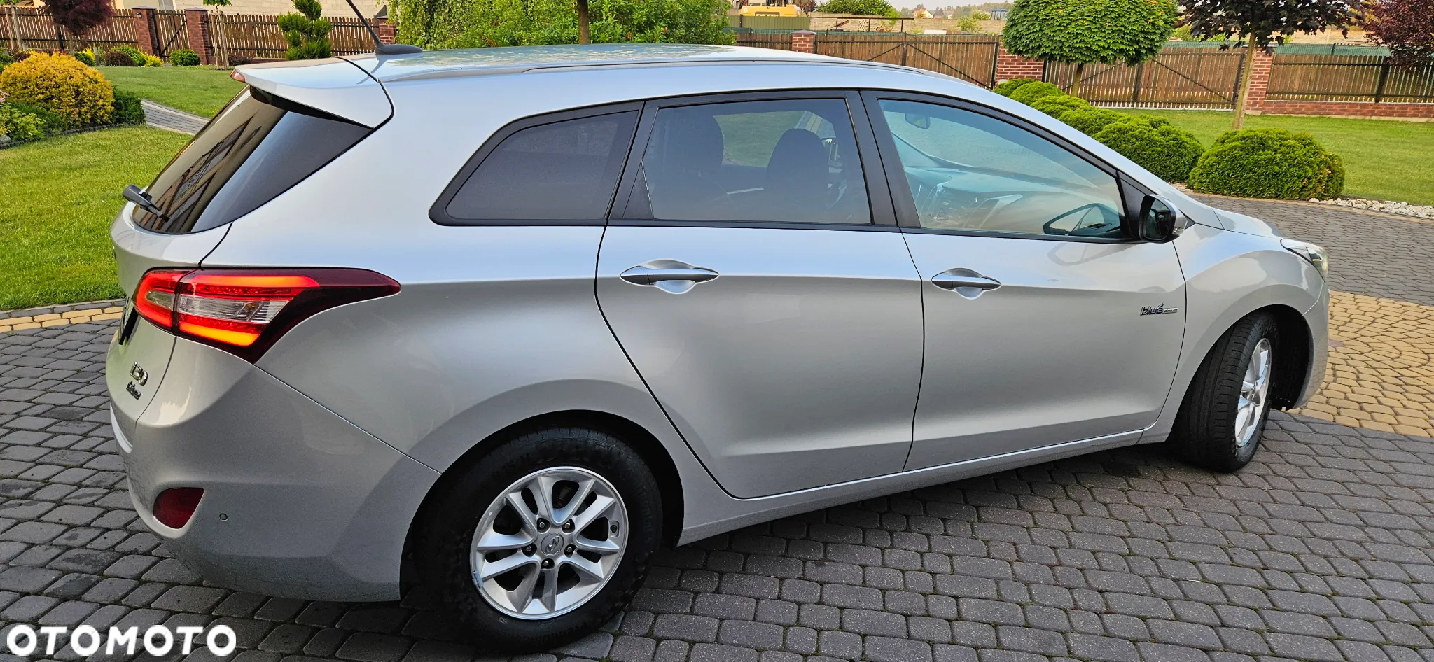 Hyundai i30 blue 1.6 CRDi Trend - 10