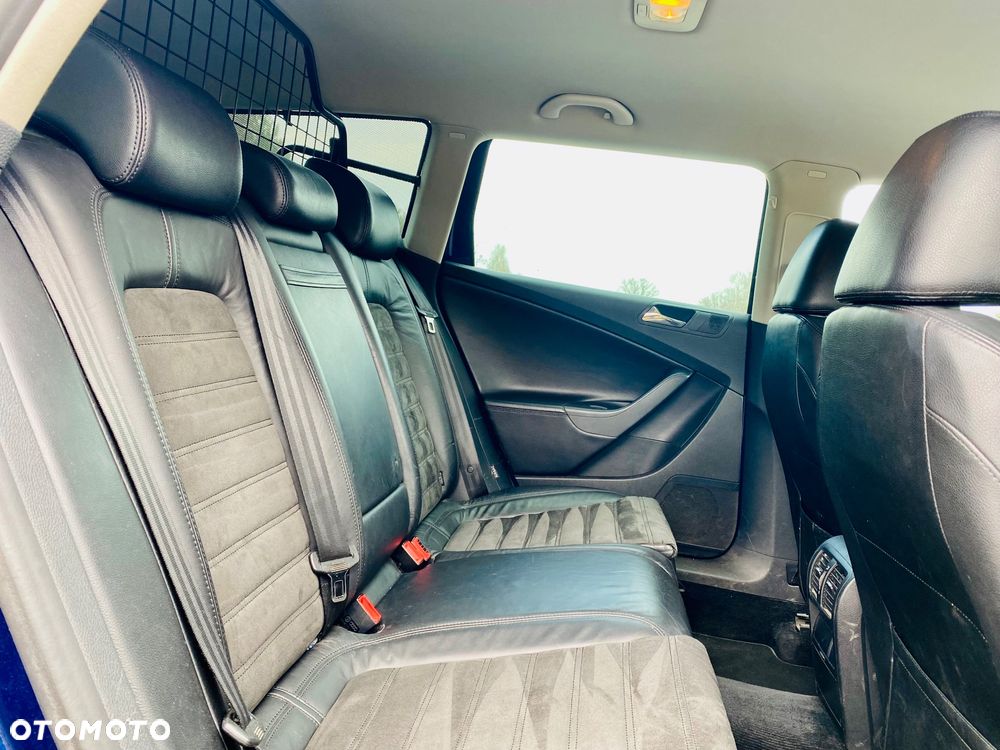 Volkswagen Passat 2.0 TDI Highline - 36