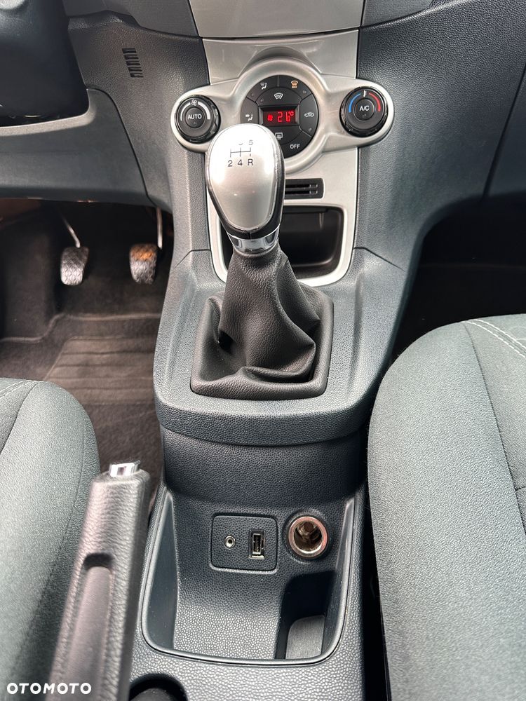 Ford Fiesta 1.25 Titanium EU5 - 34