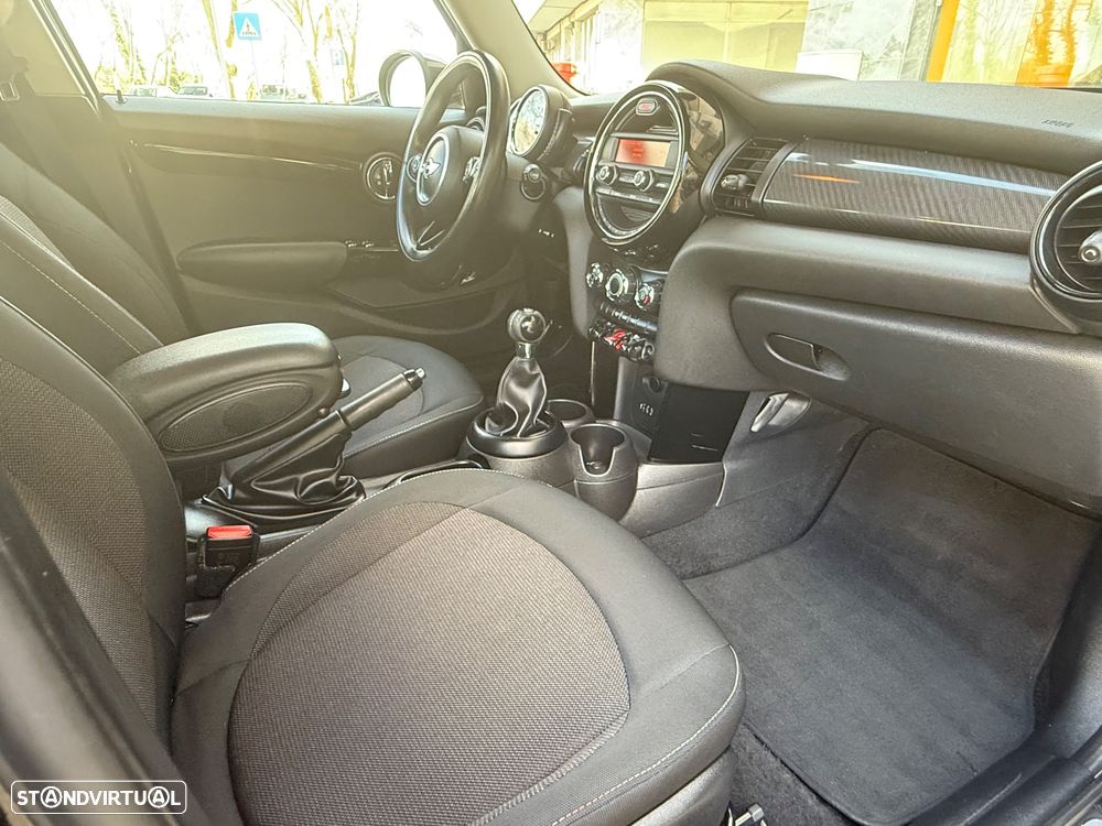 MINI 5 Portas One D - 19