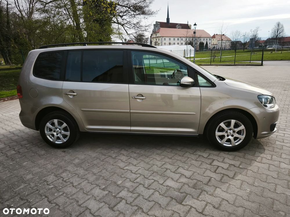 Volkswagen Touran 1.6 TDI DPF BlueMotion Technology Comfortline - 4