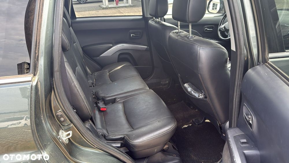 Peugeot 4007 - 9