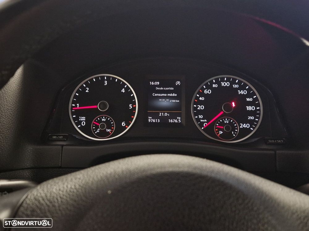 VW Tiguan 2.0 TDi Sport BlueMotion - 17
