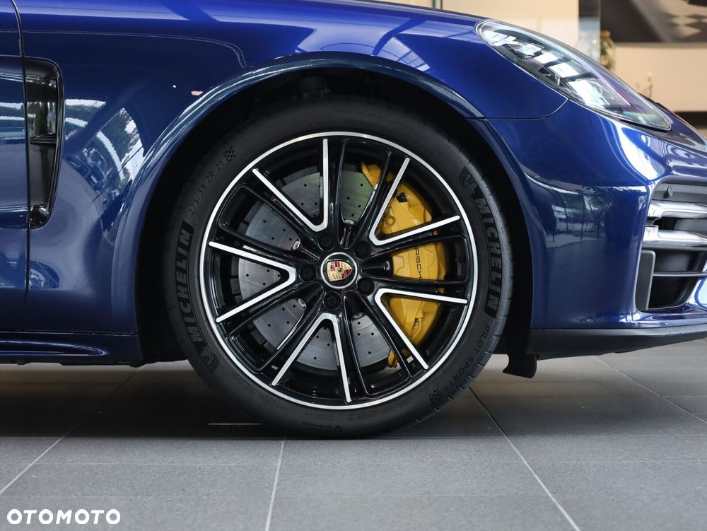 Porsche Panamera Turbo S - 24