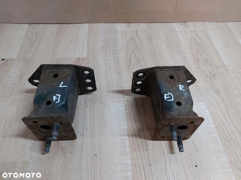 Toyota FJ Cruiser 4,0 v6 strefa zgniotu podłużnica - 1