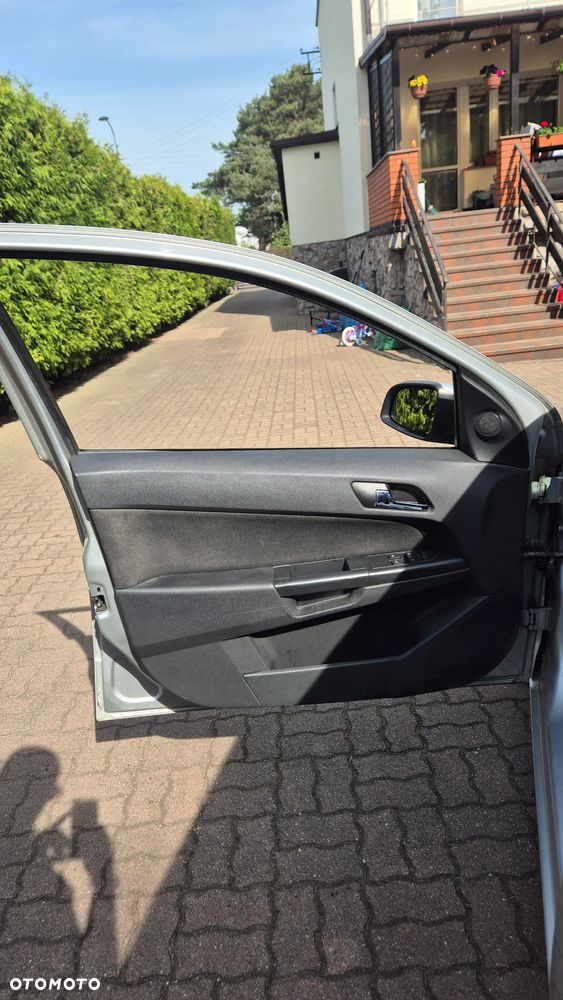 Opel Astra 1.9 CDTI DPF Edition - 12