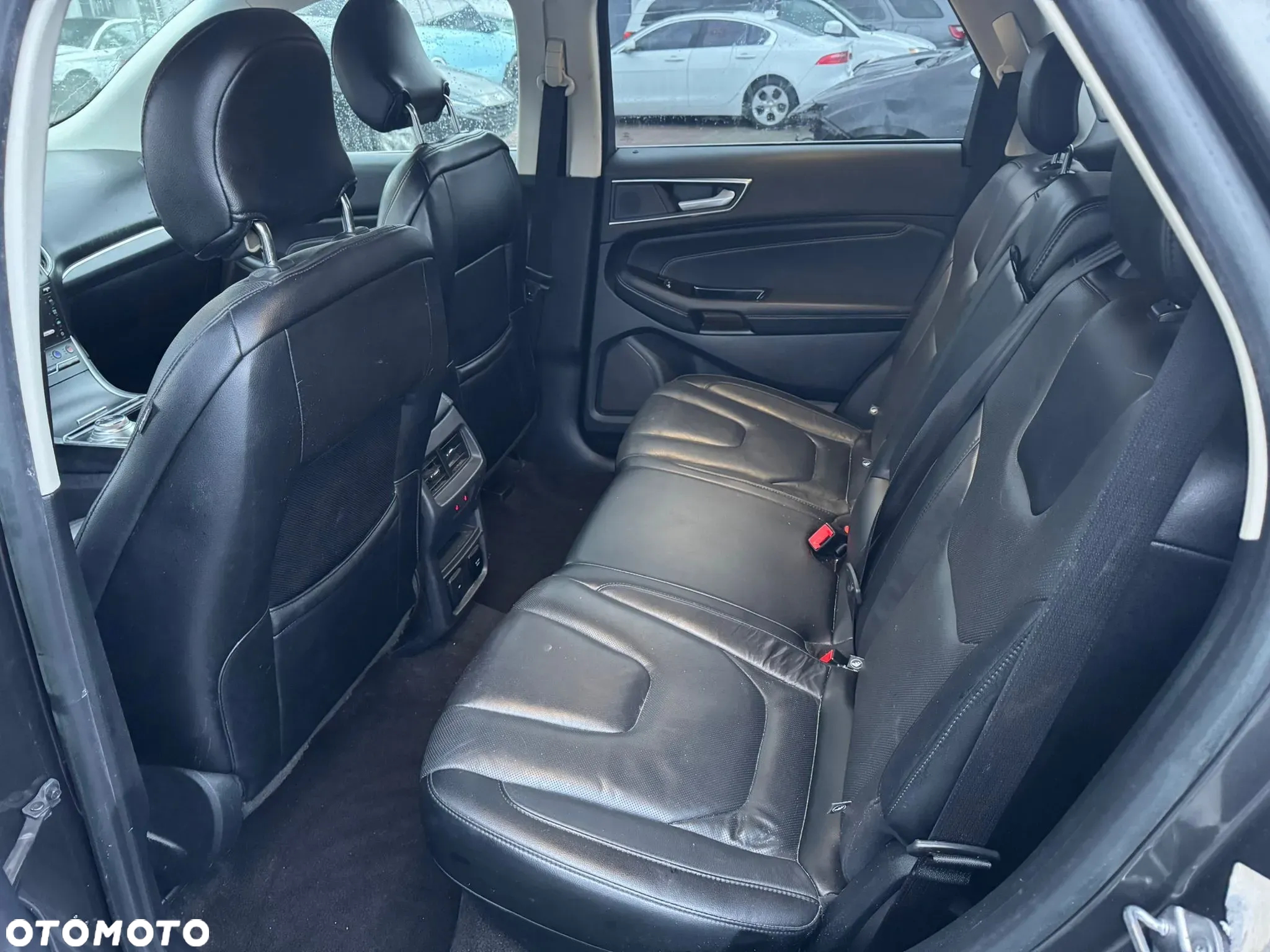Ford Edge - 8
