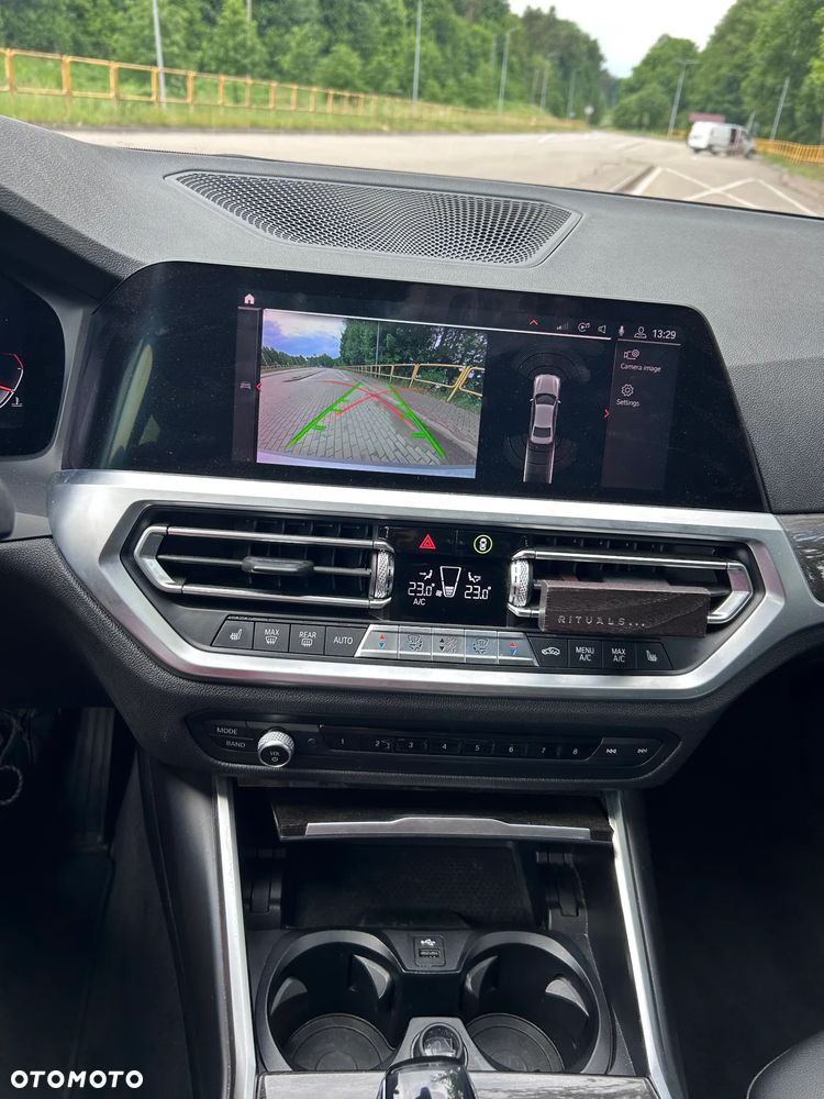 BMW Seria 3 330i Luxury Line sport - 36
