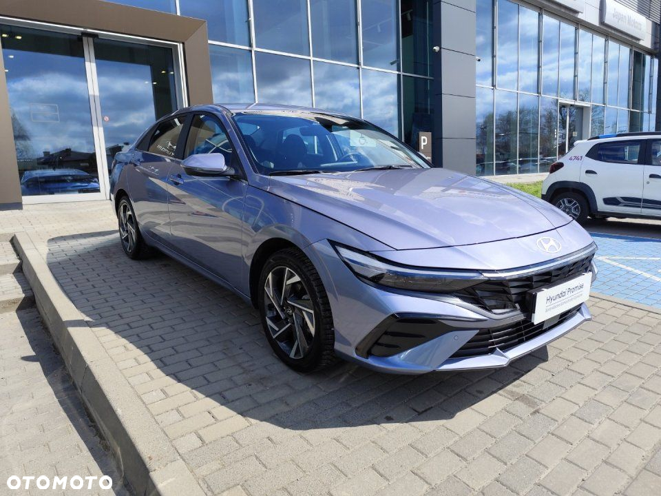 Hyundai Elantra - 3