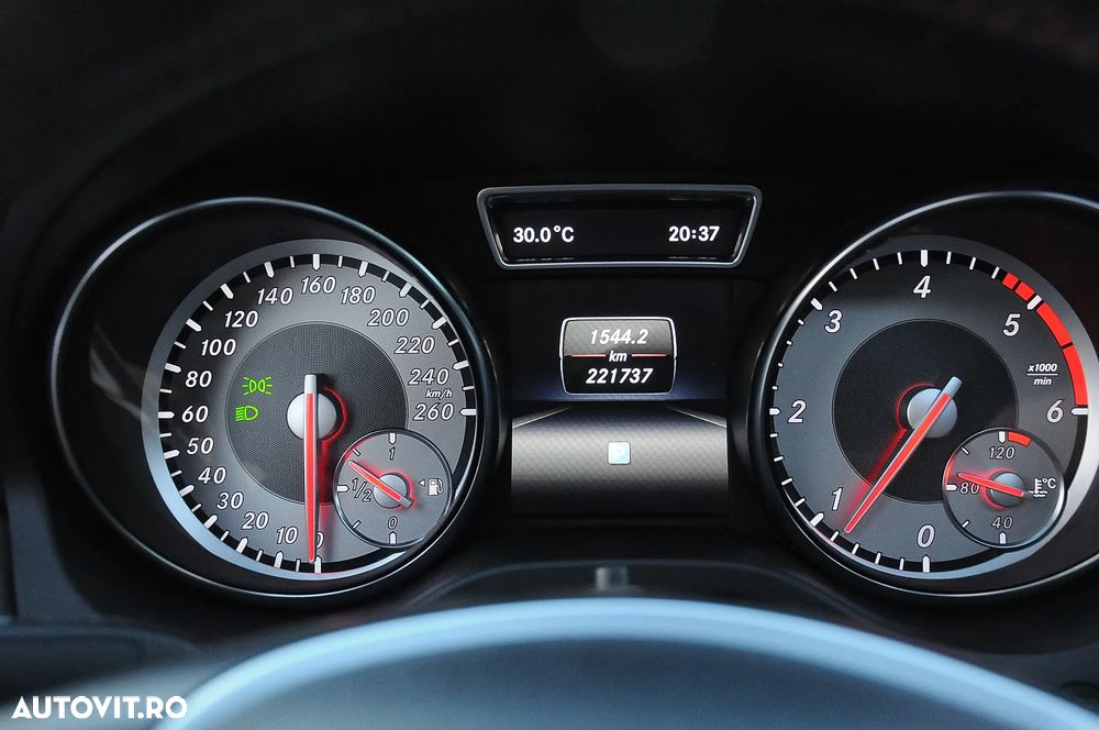 Mercedes-Benz CLA 200 - 16