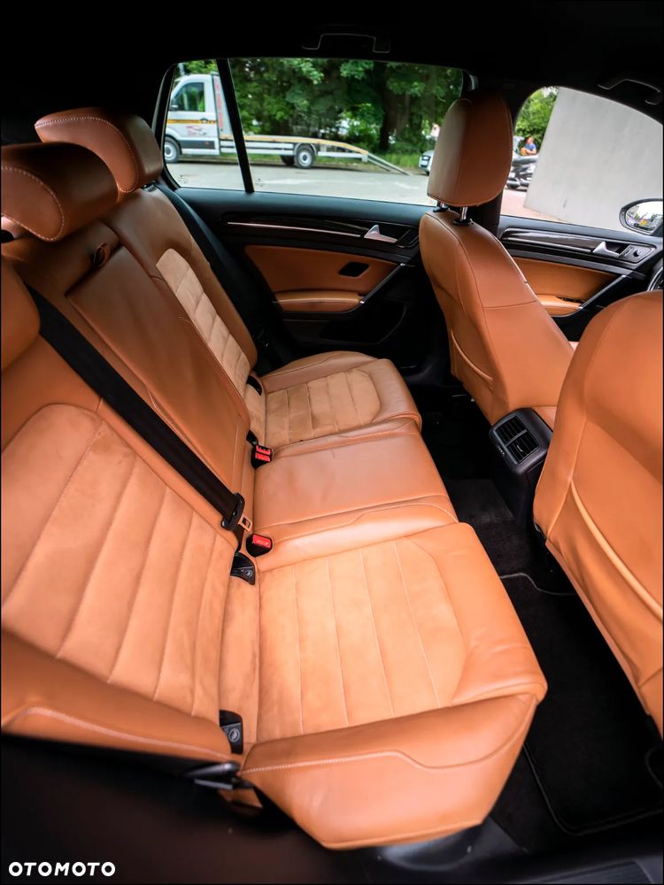 Volkswagen Golf - 34