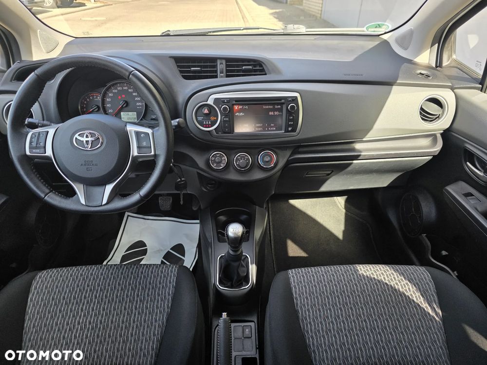 Toyota Yaris 1.33 VVT-i Edition 2014 - 11