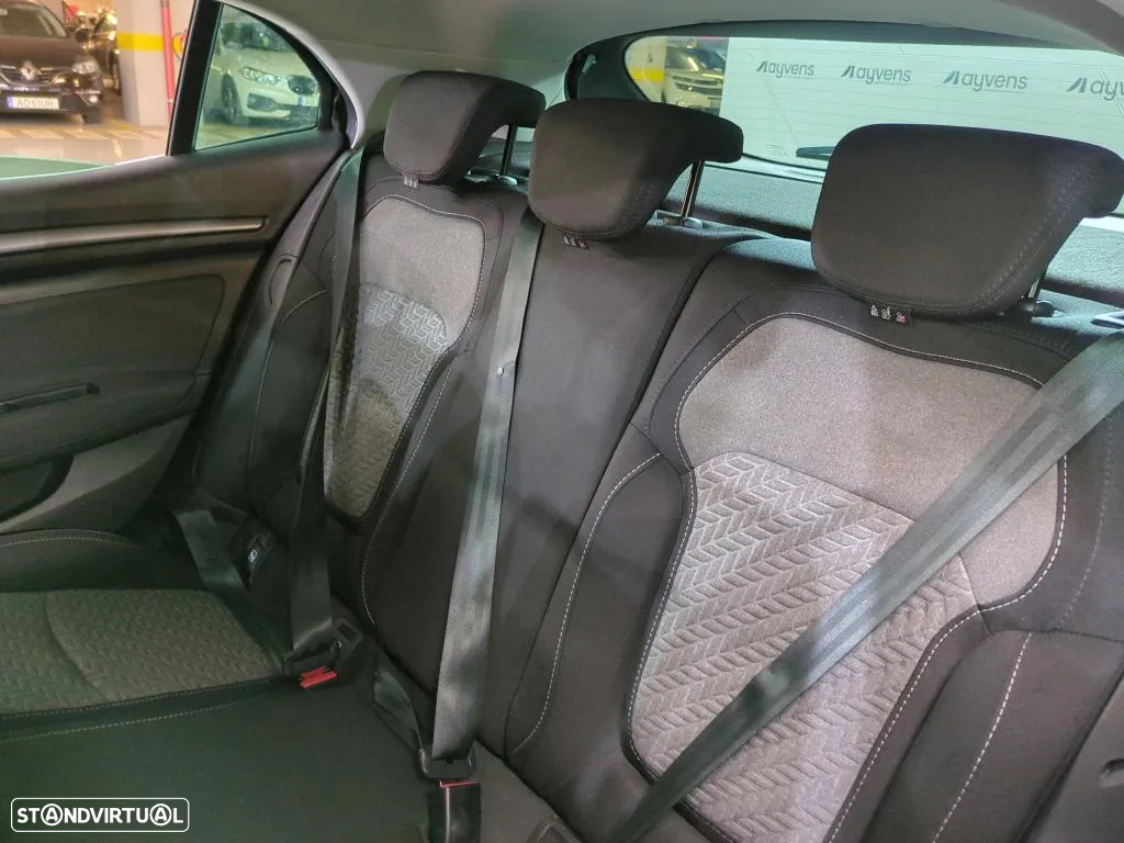 Renault Mégane 1.5 Blue dCi Limited - 9