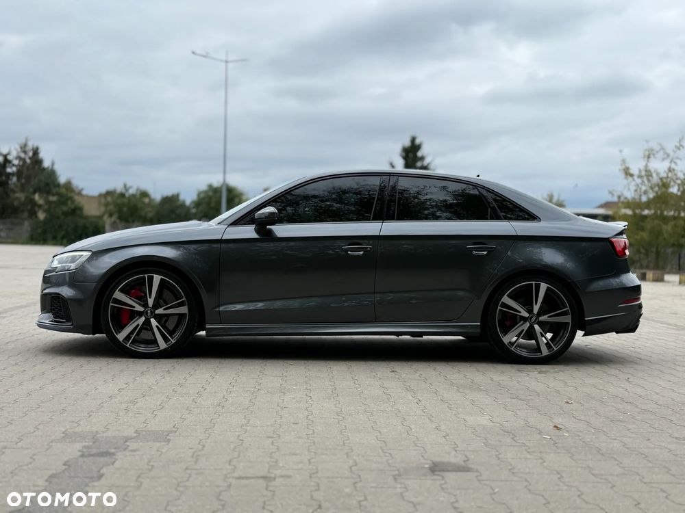 Audi RS3 Limousine - 10
