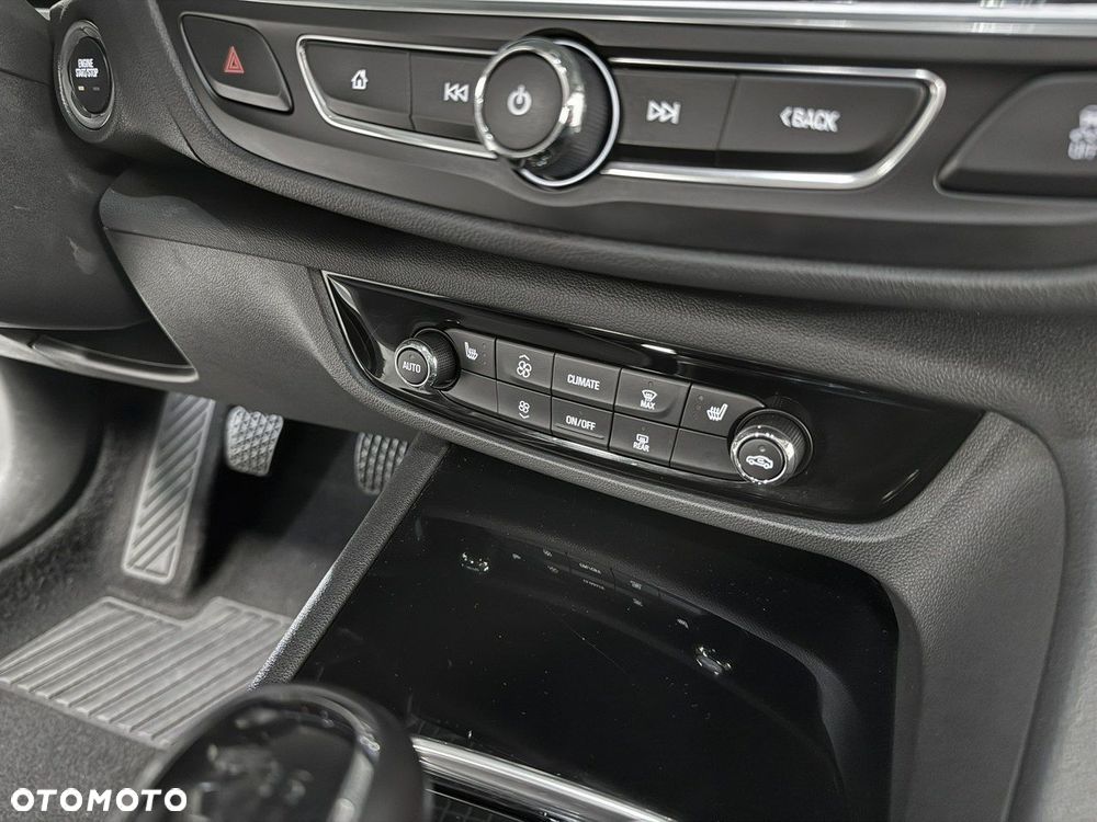 Opel Insignia - 30