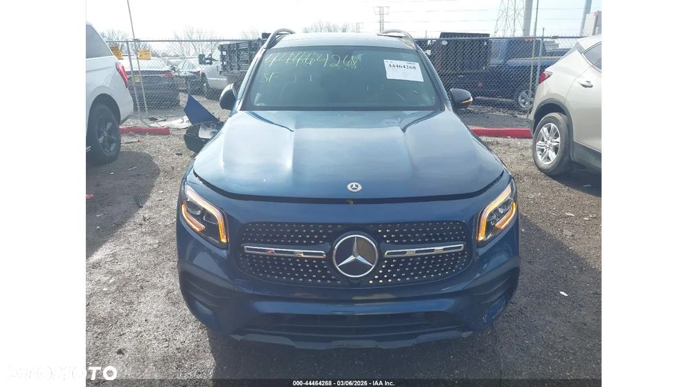 Mercedes-Benz GLB 250 8G-DCT AMG Line - 3