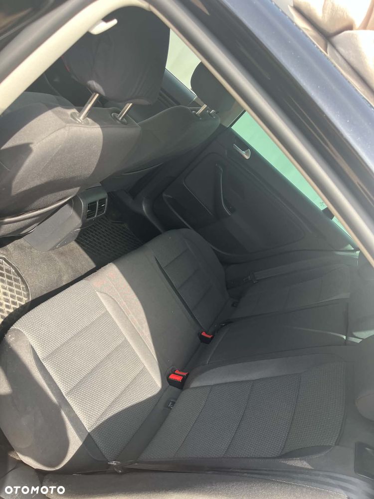 Volkswagen Jetta - 9