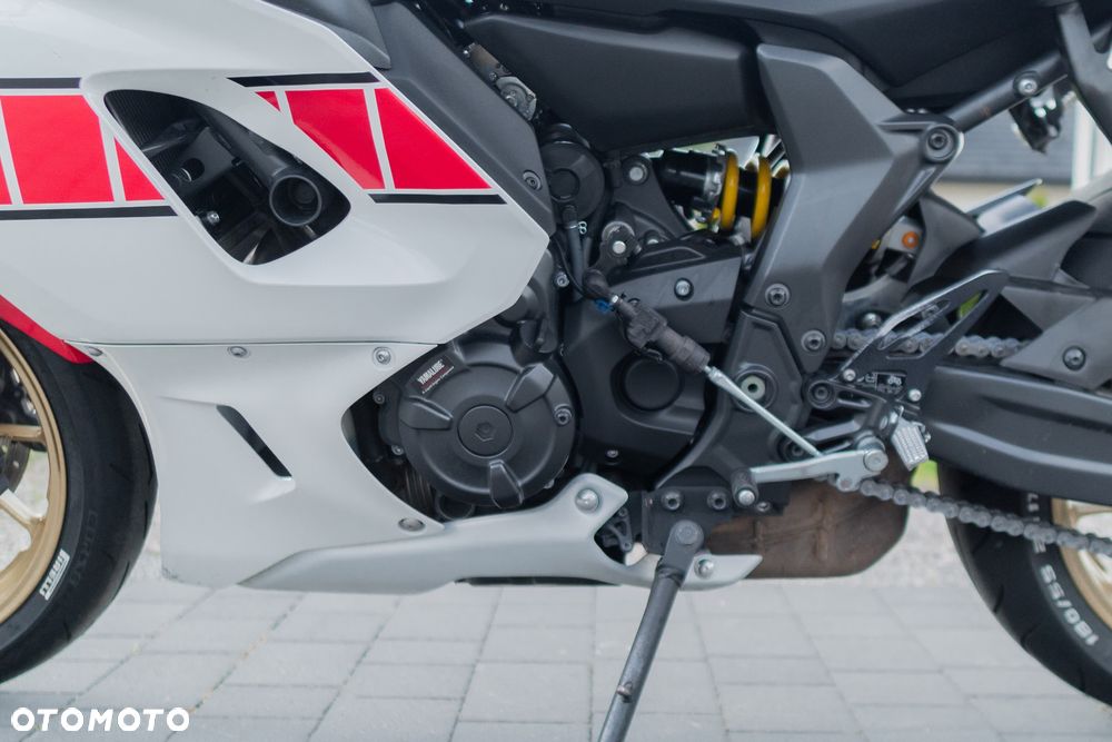 Yamaha R7 - 29