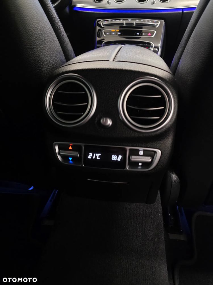 Mercedes-Benz Klasa E 300 de 9G-TRONIC AMG Line - 23