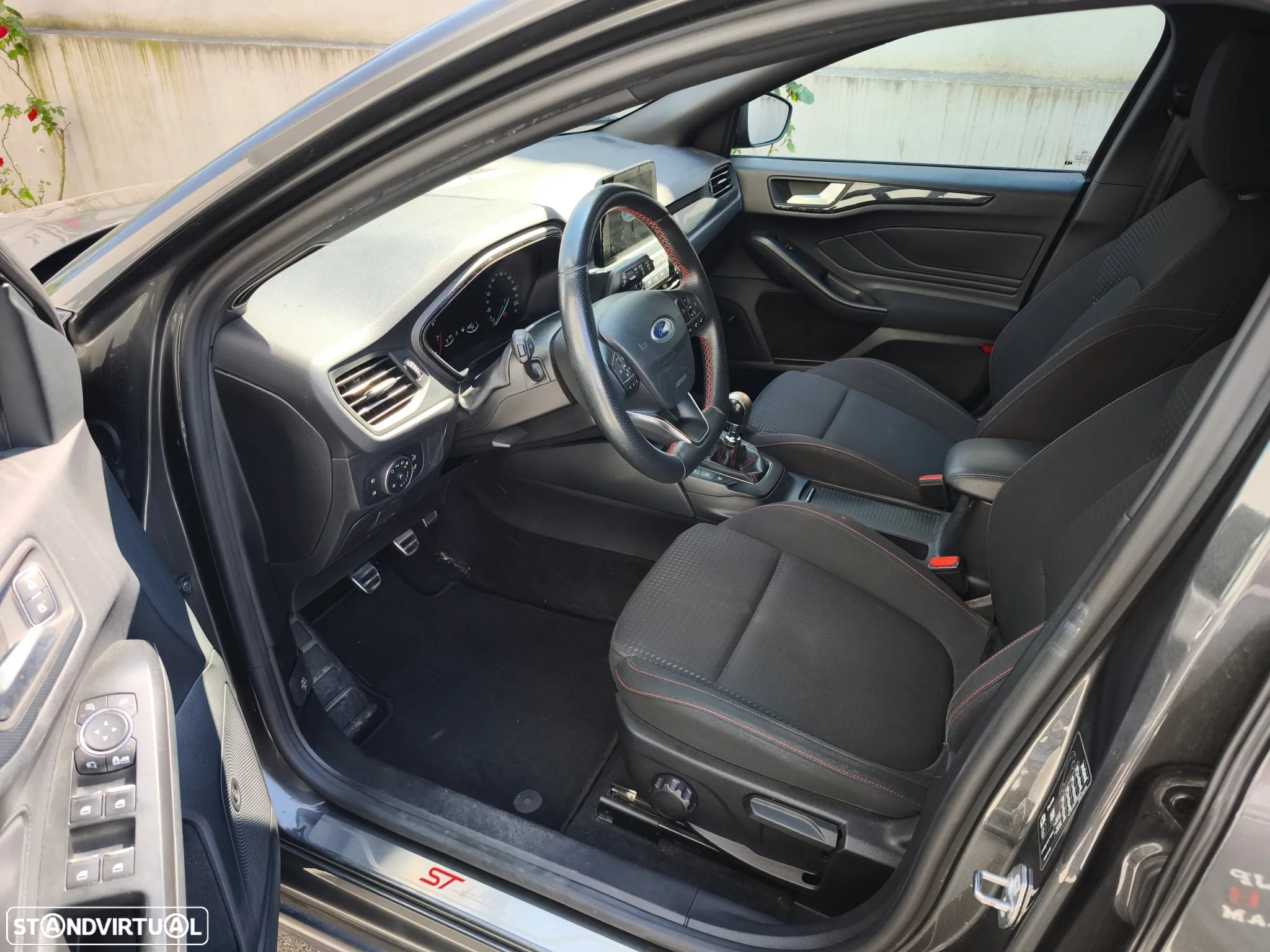 Ford Focus SW 1.0 EcoBoost ST-Line - 12