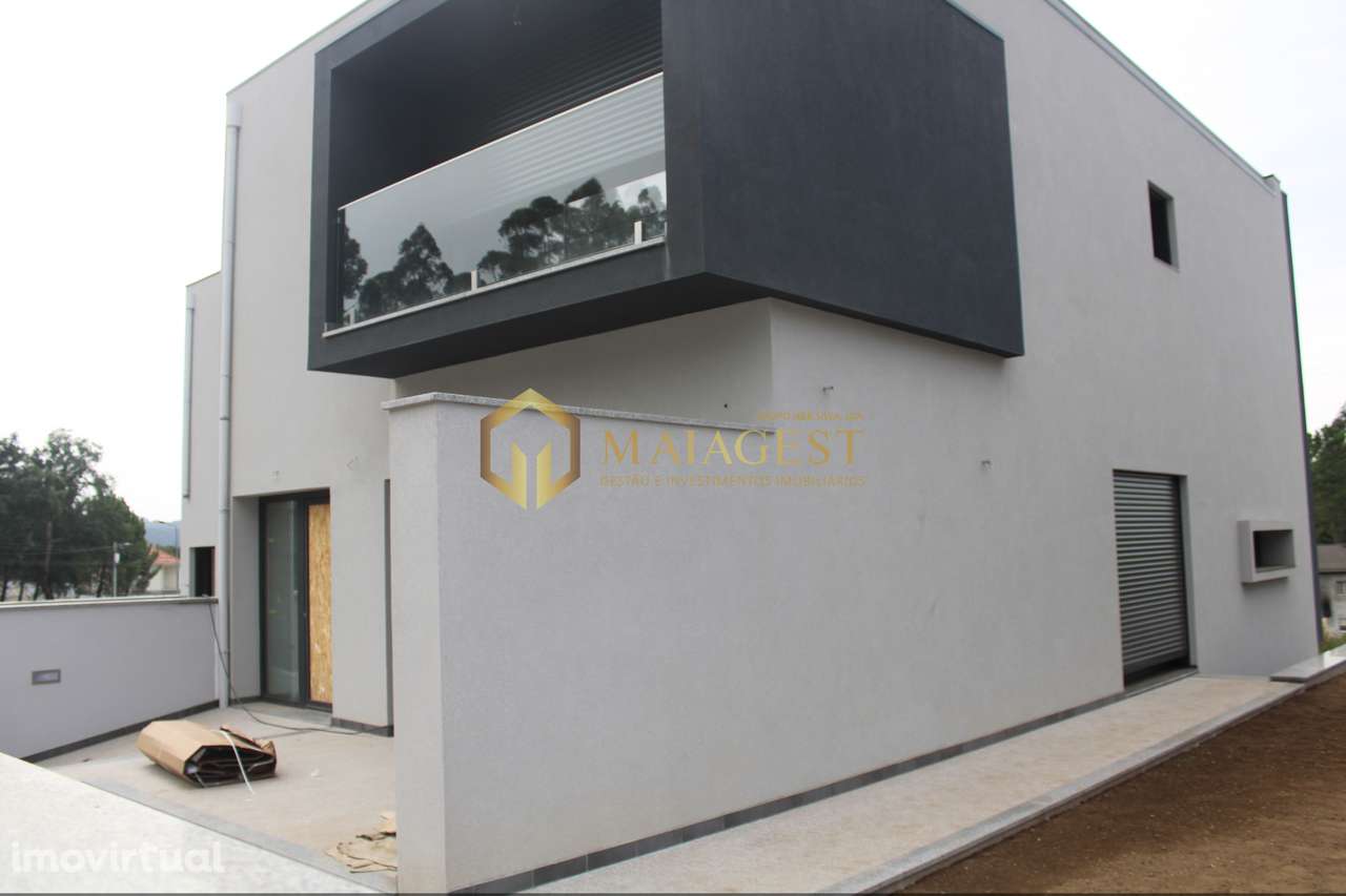 Moradia de Alta Qualidade em Lobão, Santa Maria da Feira - Grande imagem: 3/40