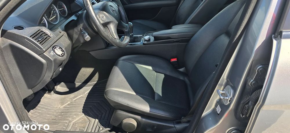 Mercedes-Benz Klasa C 200 CDI BlueEff Elegance - 32