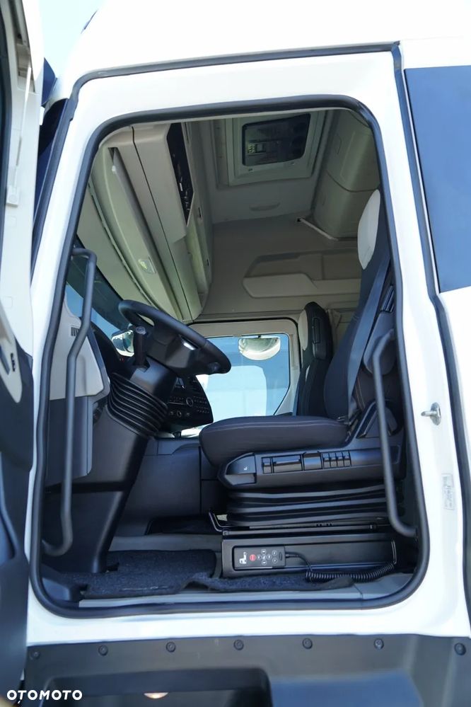 Ford F-MAX 500 / KLIMA POSTOJOWA /  EURO 6 - 24