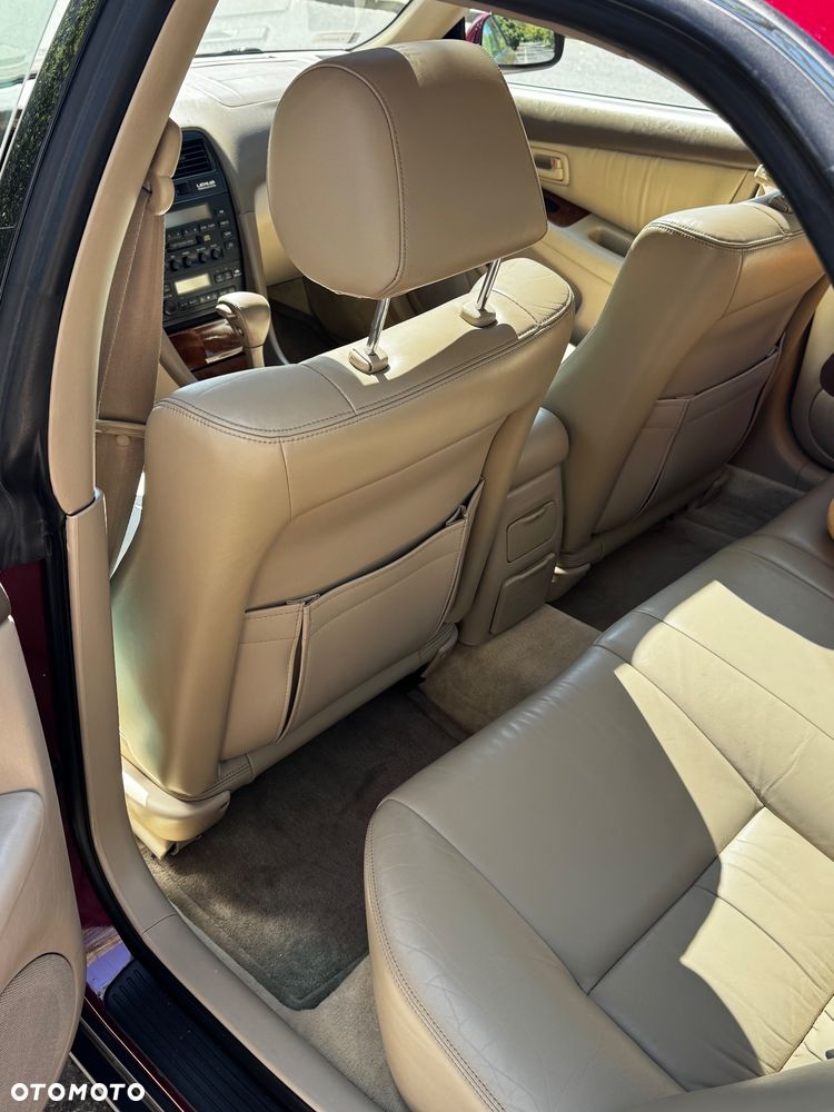 Lexus ES - 21