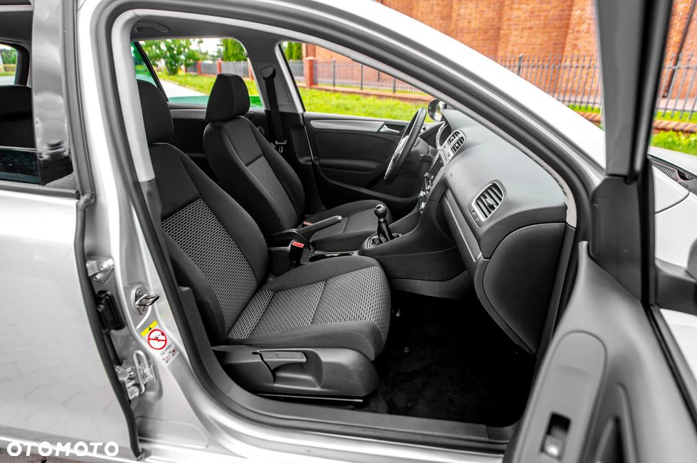Volkswagen Golf 1.6 Highline - 25
