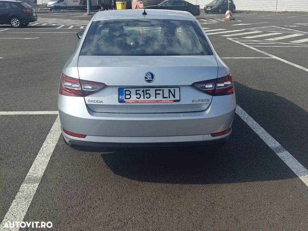 Skoda Superb 2.0 TDI DSG Ambition - 6