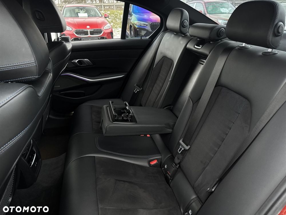 BMW Seria 3 318i - 22