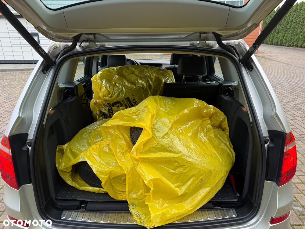 BMW X3 xDrive20i Advantage - 13