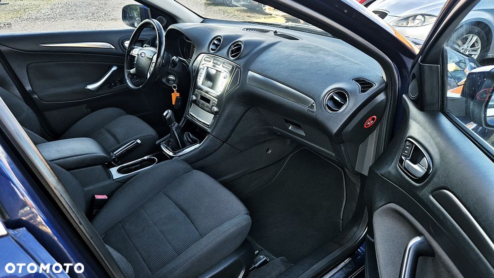 Ford Mondeo - 36