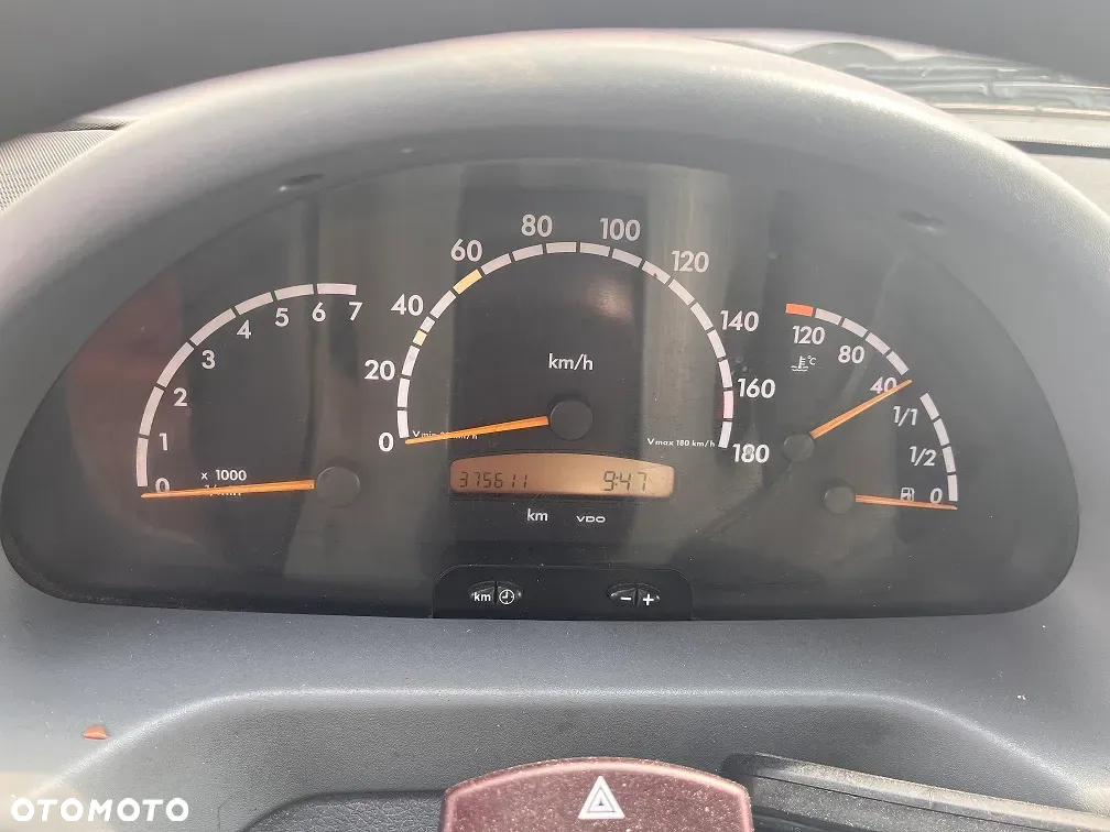 Mercedes-Benz Sprinter - 10