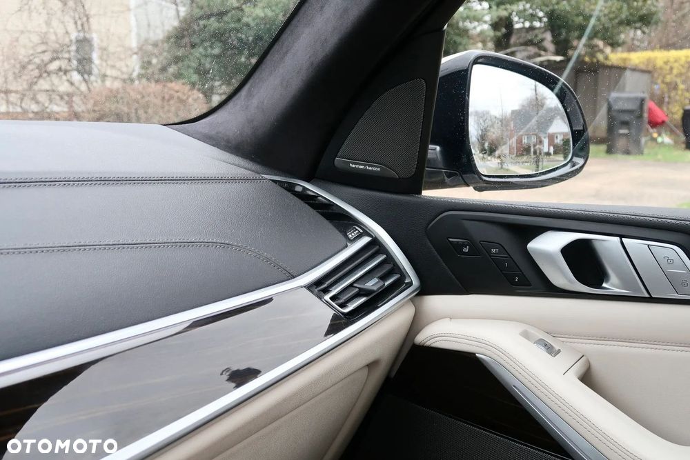 BMW X7 xDrive40i - 15